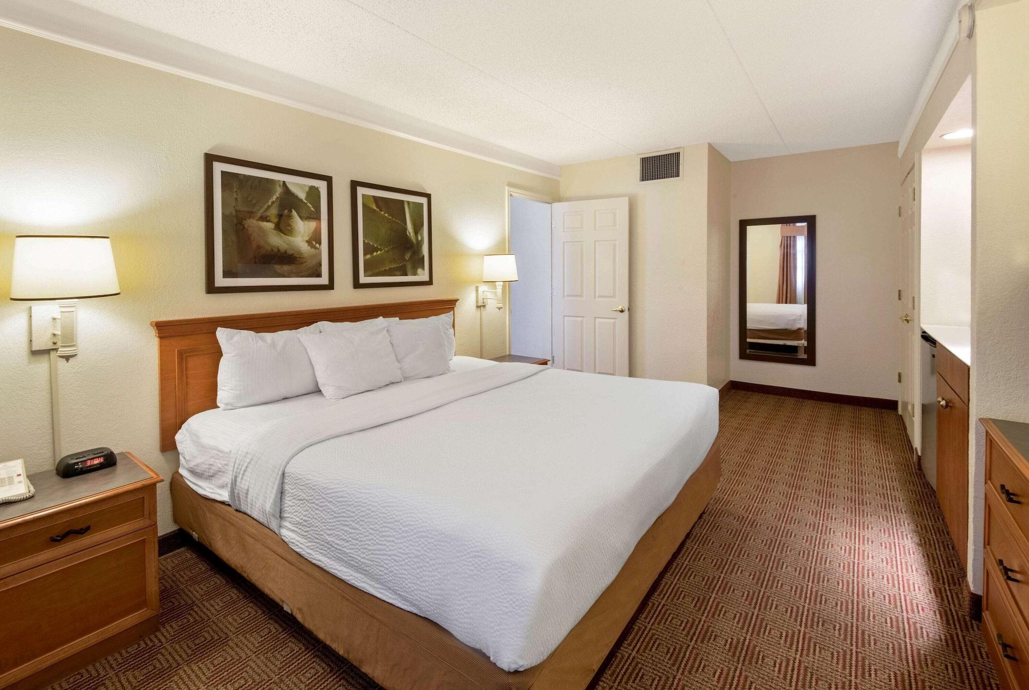 La Quinta Inn By Wyndham San Antonio Market Square מראה חיצוני תמונה